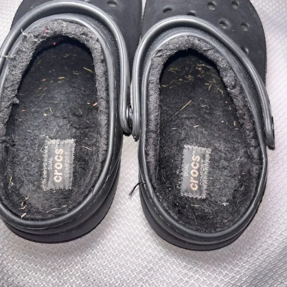 Black fleece lined fuzzy comfy cozy slip on winter Crocs clogs unisex size 11